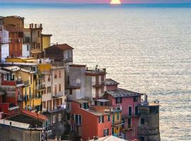 Ines Apartment, hotel with parking in Manarola