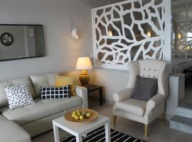 RANCHO MIRAFLORES LUXURY & DESING SEA VIEW, hotel i La Cala de Mijas