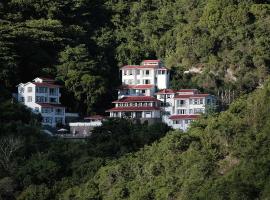 Queens Gardens Resort - A Hampshire Classic โรงแรมในวินด์เวิร์ดไซด์