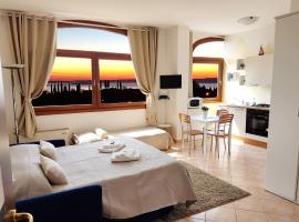 Home Suite Home, hotel em Cavaion Veronese