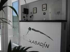 Albergue Xabarín โรงแรมในAbadín