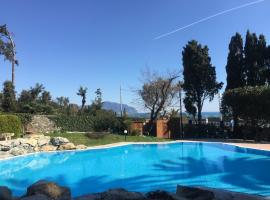 Casa Chicca Free Parking, hotel dengan kolam renang di Genoa