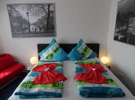 Gästehaus Uezel, homestay in Friedrichshafen