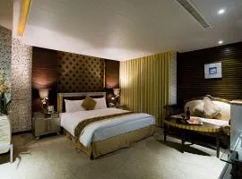 Crystal Business Motel