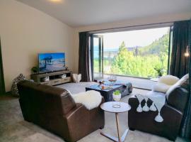 Closeburn LakeView House, hotel v destinaci Queenstown