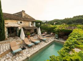 Villa Grenache, La Bastide de Marie, Villa avec services, hotel v destinaci Ménerbes
