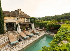 Villa Grenache, La Bastide de Marie, Villa avec services: Ménerbes şehrinde bir otel