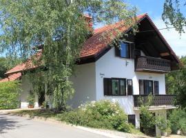 Apartment Countryside Kolpa-Bela krajina, hotel in Metlika