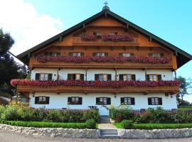 Landgasthof Fischbach, недорогой отель в городе Wackersberg