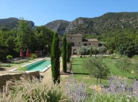 L'arcadie Du Souleyan, hotel in Oppède