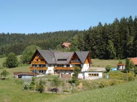 Haus Erlenmoos: Sankt Georgen im Schwarzwald şehrinde bir otel