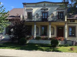 Hotel Restauracja Willa Radwan, hotel v destinaci Aleksandrów Kujawski