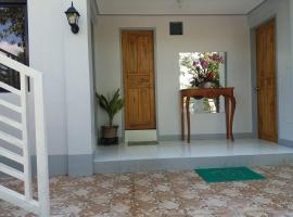 Villa Feliza บีแอนด์บีในโลบก