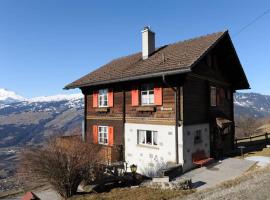 Attractive holiday home with a beautiful view, appartement à Trans