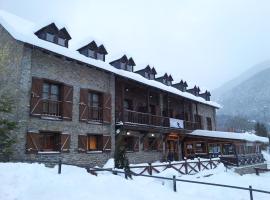 Alberg Les Daines, hotel in Espot