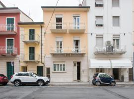 Casa Arsella, strandhótel í Viareggio