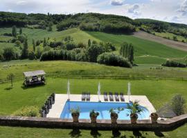 Le Relais de Roquefereau, hotel v destinaci Penne-dʼAgenais