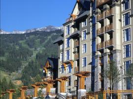 Pan Pacific Whistler Village Centre – hotel w mieście Whistler