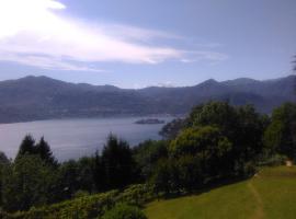 Terrazza sul lago, hotel u gradu 'Ameno'