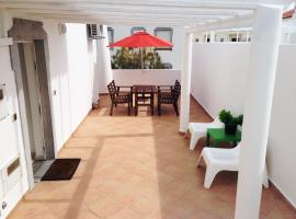 Apartamento Praia de Altura-Terraço BBQ-Wfi-AC, hôtel à Altura près de : Plage d'Alagoa