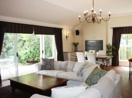 Camelot in Constantia、ケープタウンにあるConstantia Villageの周辺ホテル