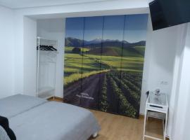 Hostal Rioja Condestable, guest house in Logroño