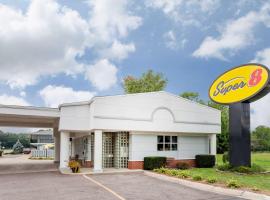 Super 8 by Wyndham Stevensville St Joseph, hotel med parkering i Stevensville