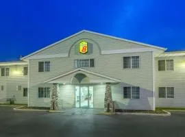 Super 8 by Wyndham Hamilton