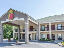 Super 8 by Wyndham Petersburg: Petersburg şehrinde bir otoparklı otel