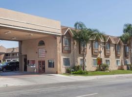 Super 8 by Wyndham Bakersfield South CA, hotell i Bakersfield
