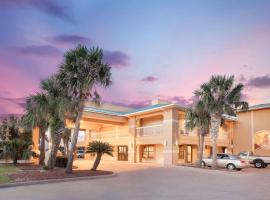 Super 8 by Wyndham Corpus Christi, отель рядом с аэропортом Corpus Christi International Airport - CRP в Корпус-Кристи