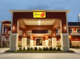 Super 8 by Wyndham Carrizo Springs, hotel dengan parking di Carrizo Springs