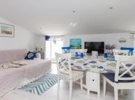 Blue Sea Apartment by Locap Group