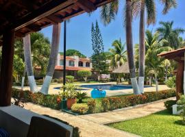 Casa Romantica De Playa, hótel í Ixtapa