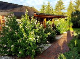 Cozy Apartment in Satow Kuhlungsborn and Doberan with garden, huoneisto kohteessa Satow