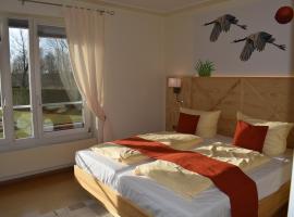 Alago Hotel am See, Hotel in Cambs