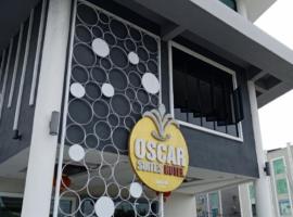 Oscar Suites Hotel, hotel di Sitiawan