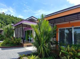 ์์ด์ ์์นํ ํธํ
Thip Buri Riverside