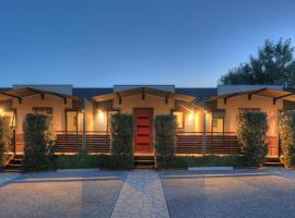 Airport Tourist Village Melbourne, hotel near Melbourne Airport - MEL, 