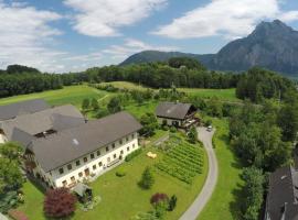 Bauernhof "Unteres Feld", farm stay in Altmünster