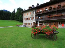 Haus Khlemele, hotel with parking in Sauris