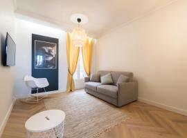 F2 chambre en duplex (calme) plein centre ville 1 min de la plage, hotel mewah di Saint-Raphael