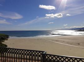 Tres dormitorios con magníficas vistas al mar, hotel u gradu Foz