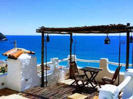 Soqquadro Art&Relax - Spotorno (SV) Sea View, ξενοδοχείο σε Spotorno