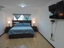 MV Suites Suc. Capilla, hotel v destinaci Monterrey