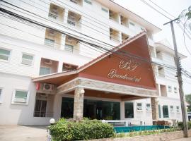 บีที แกรนด์ คอนโดเทล, hotel con estacionamiento en Udon Thani