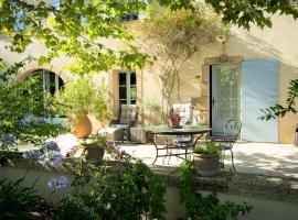 Chambres d'Hotes Domaine des Machottes, bed and breakfast en Grans