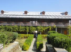 Kausani Best Inn, hotel em Kausani