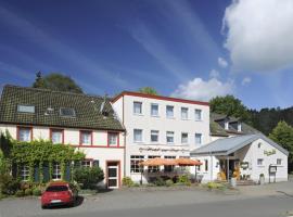 Hotel zur Post, viešbutis su vietomis automobiliams mieste Doidesfeldas
