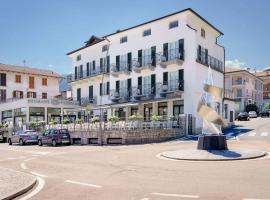 Residence Riva del Lario, hotel que admite mascotas en Gravedona